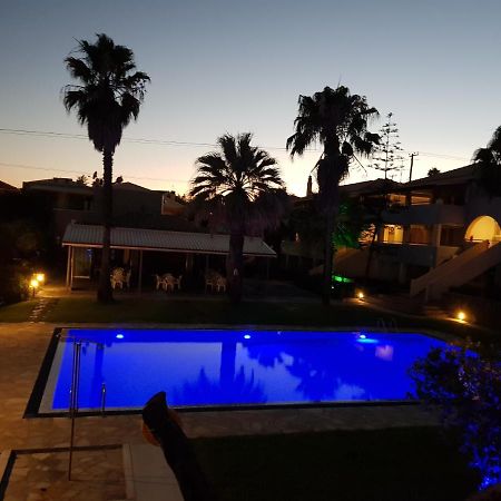 Asteraki Aparthotel Гувия Екстериор снимка