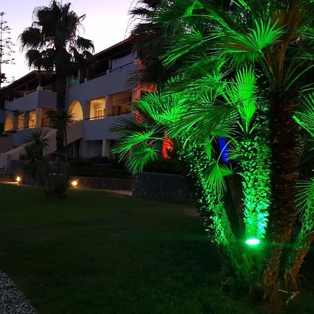 Asteraki Aparthotel Гувия Екстериор снимка