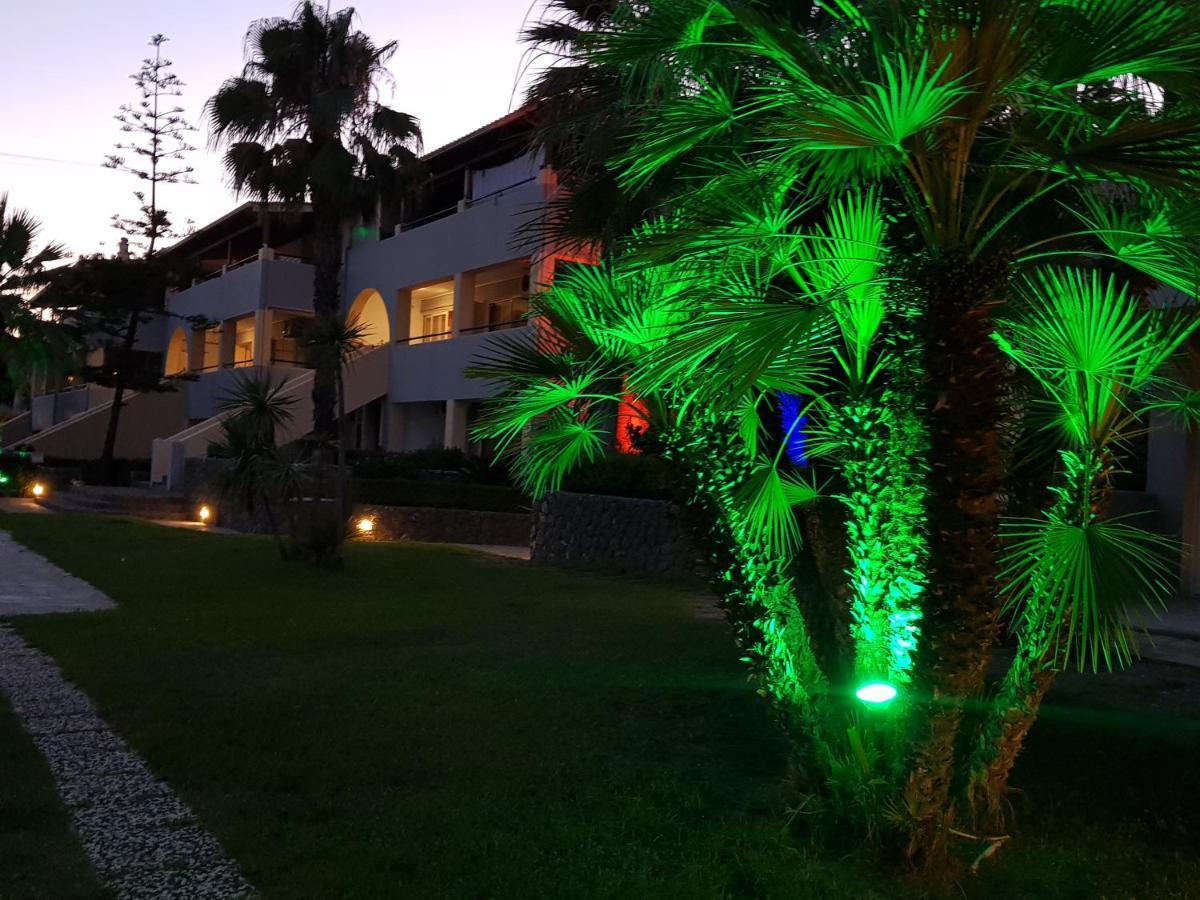 Asteraki Aparthotel Гувия Екстериор снимка