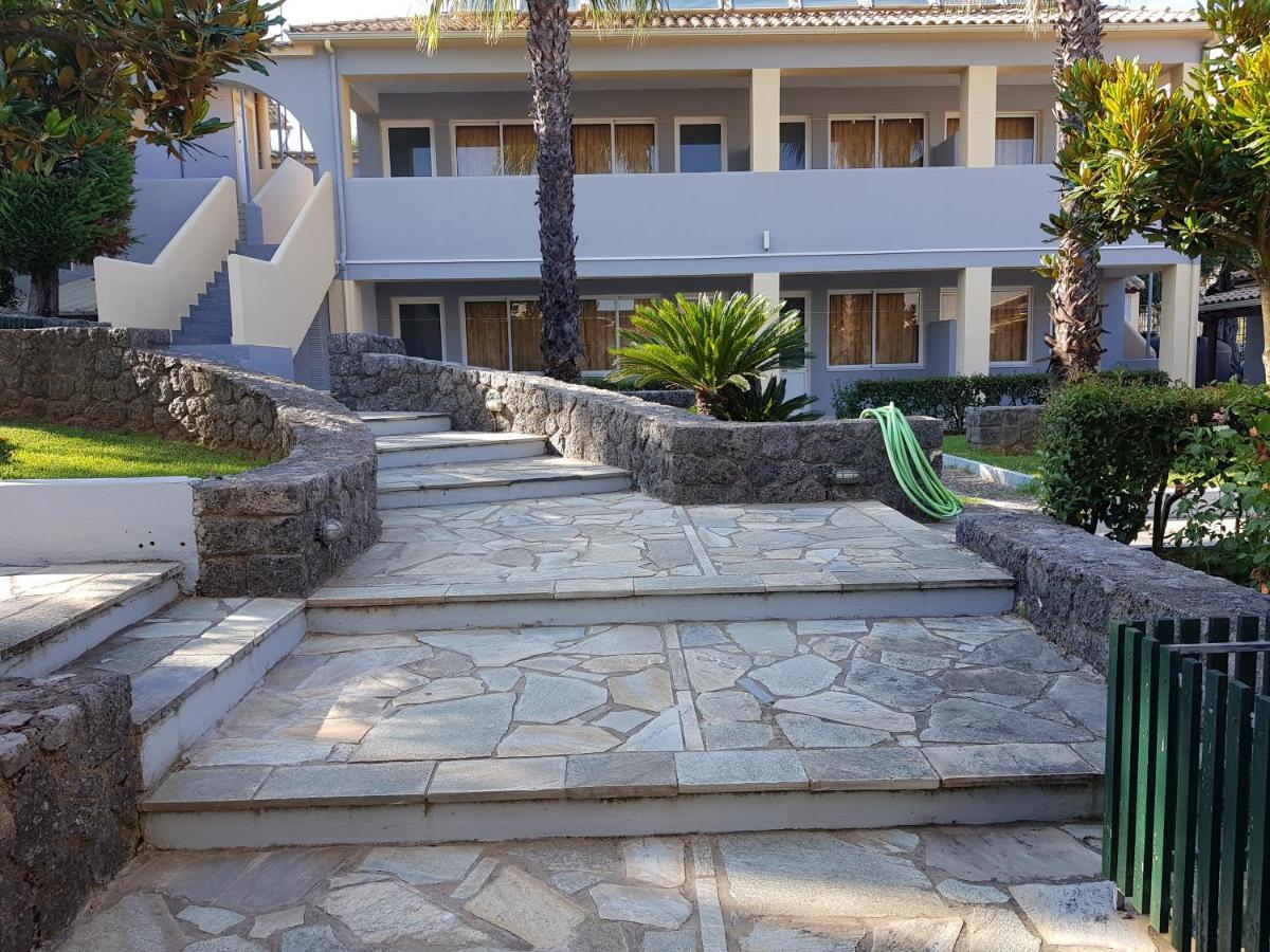 Asteraki Aparthotel Гувия Екстериор снимка