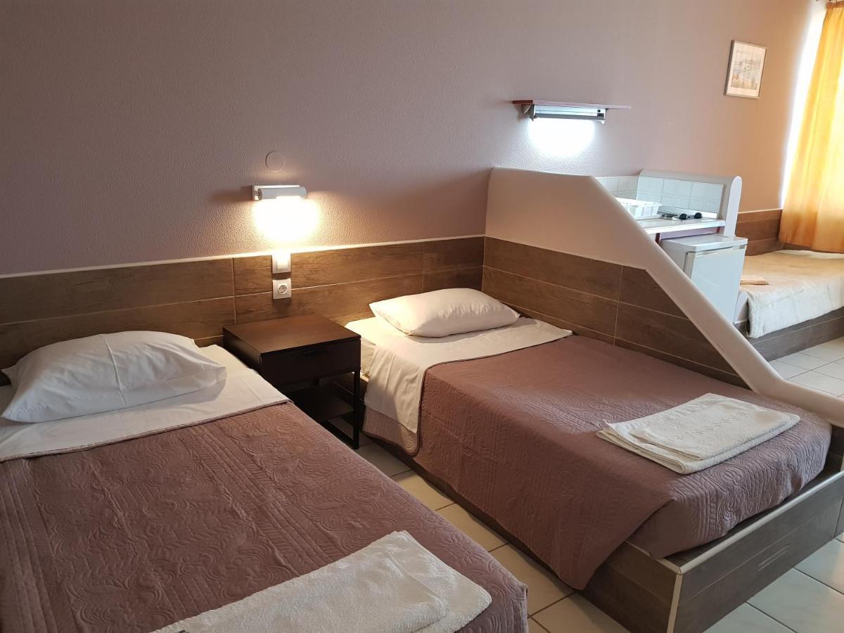 Asteraki Aparthotel Гувия Екстериор снимка