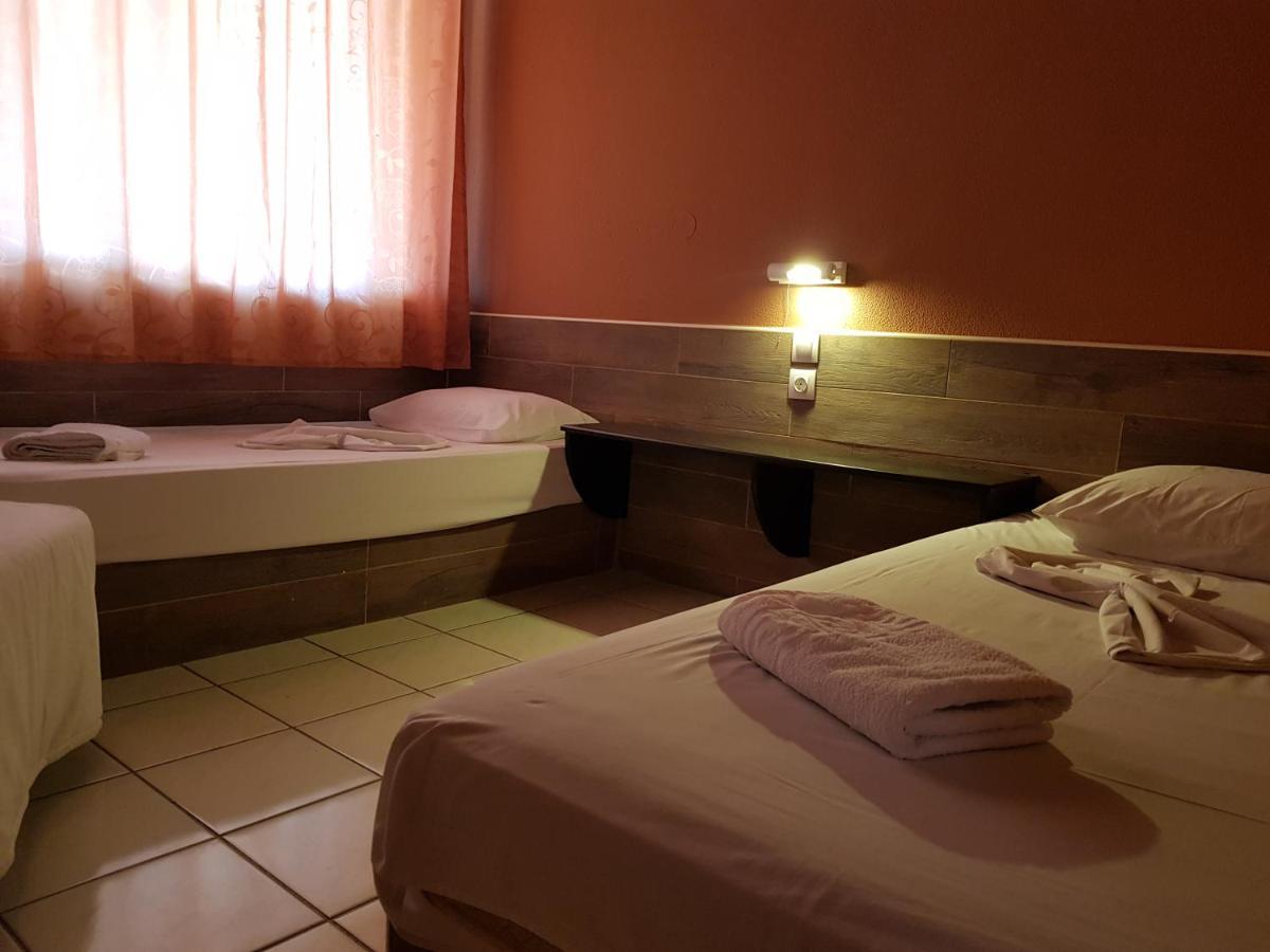 Asteraki Aparthotel Гувия Екстериор снимка