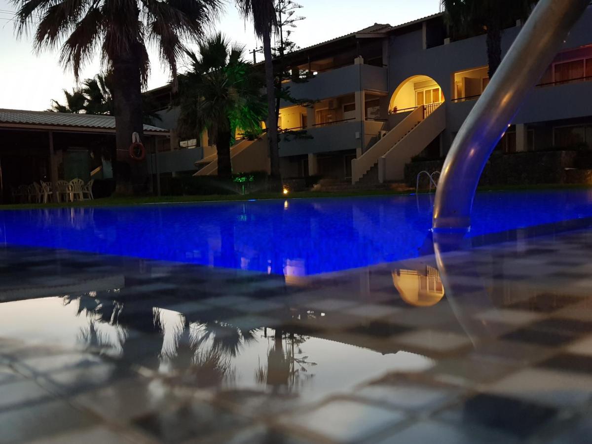 Asteraki Aparthotel Гувия Екстериор снимка