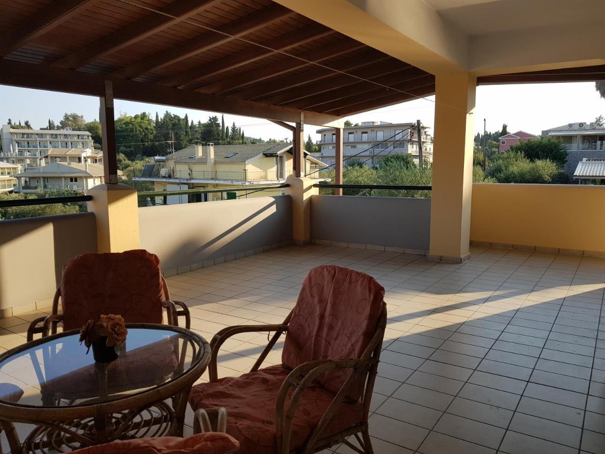 Asteraki Aparthotel Гувия Екстериор снимка