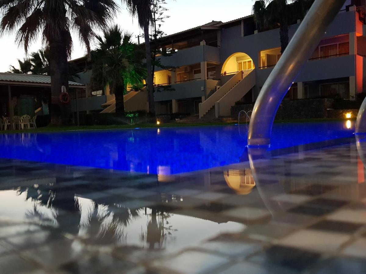 Asteraki Aparthotel Гувия Екстериор снимка