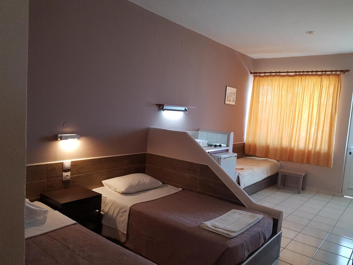 Asteraki Aparthotel Гувия Екстериор снимка
