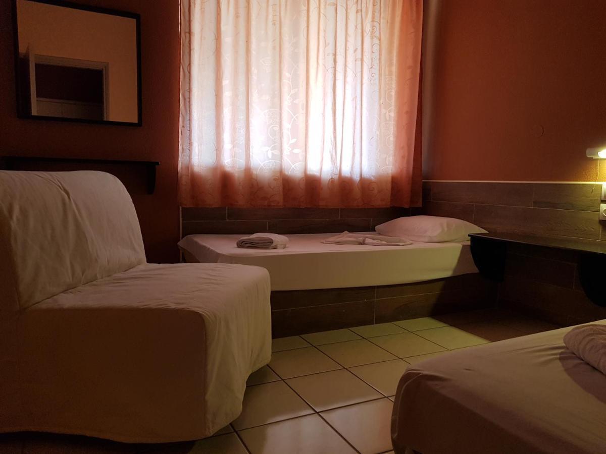 Asteraki Aparthotel Гувия Екстериор снимка