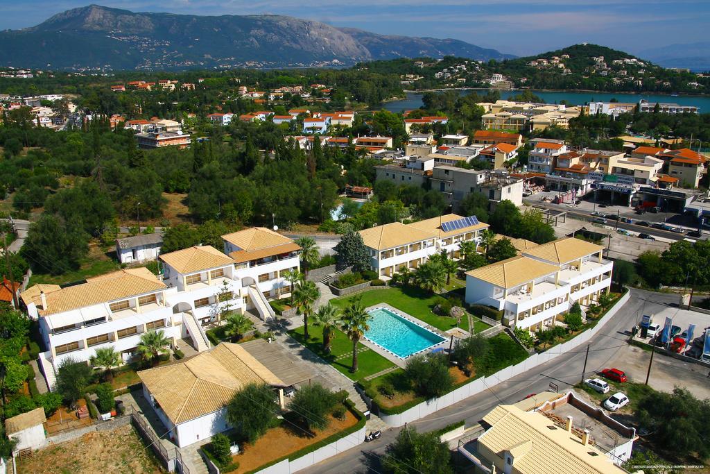 Asteraki Aparthotel Гувия Екстериор снимка